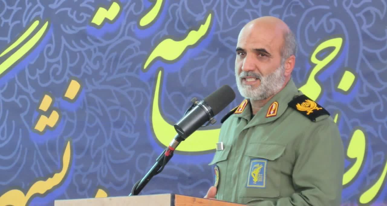 مهمترین وظیفه مردم مقابل دشمن پرهیز از دودستگی