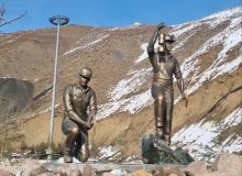 المان یادبود کشته شدگان معدن در شهر شمشک دربندسر در ایستگاه آخر