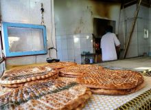 کارت به کارت در صف نان به نفع دام‌ها!/  ماجرای نان‌هایی که به طویله می‌رود