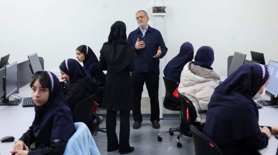 پزشکیان: ارتباط عمیق‌تر دانش‌آموزان با درس مستلزم مهارت‌افزایی و محتوای تصویری است