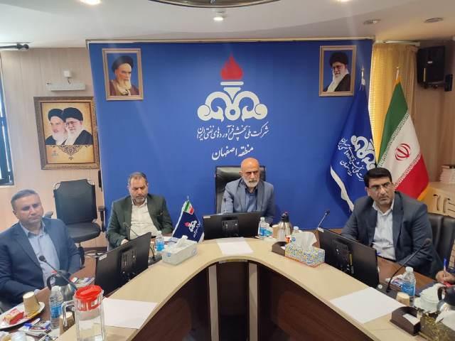 حضور معاون استاندار در شرکت ملی پخش فرآوردههای نفتی منطقه اصفهان