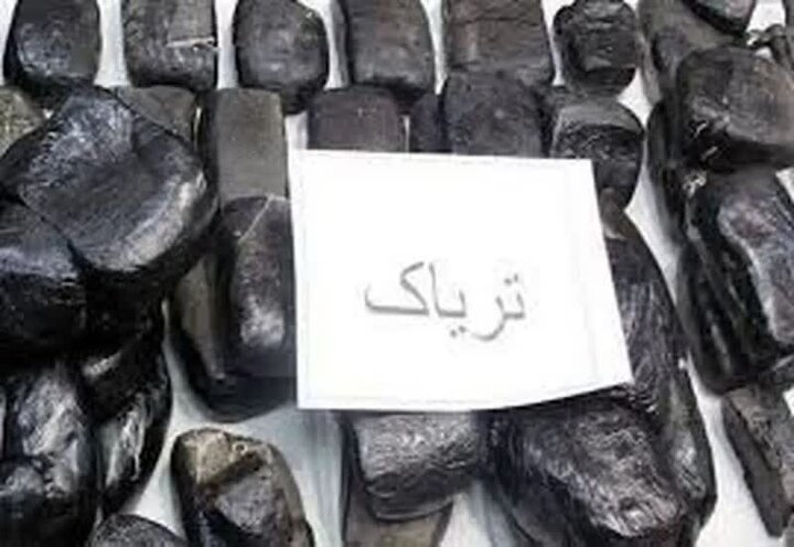 «ضربه پلیس اصفهان به قاچاقچیان؛ کشف نزدیک به ۵۰ کیلو تریاک در عملیات مشترک»