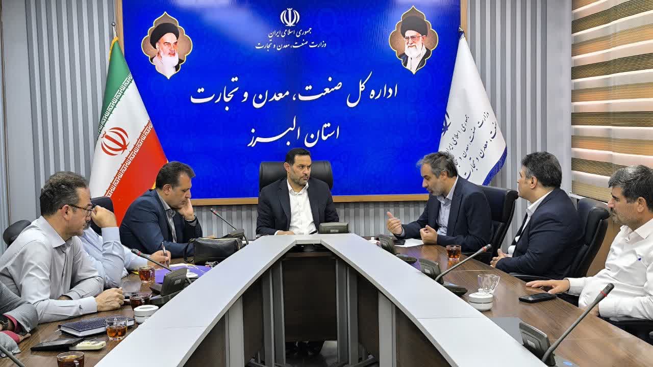 اصناف همواره در کنار مردم، نظام و آرمانهای انقلاب اسلامی بودهاند