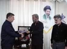 دیدار مدیر عامل نفت و گاز مارون با خانواده شهید