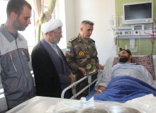 در کنار هم، حتی در روزهای دشوار؛ عیادت فرمانده از کارکنان بیمار